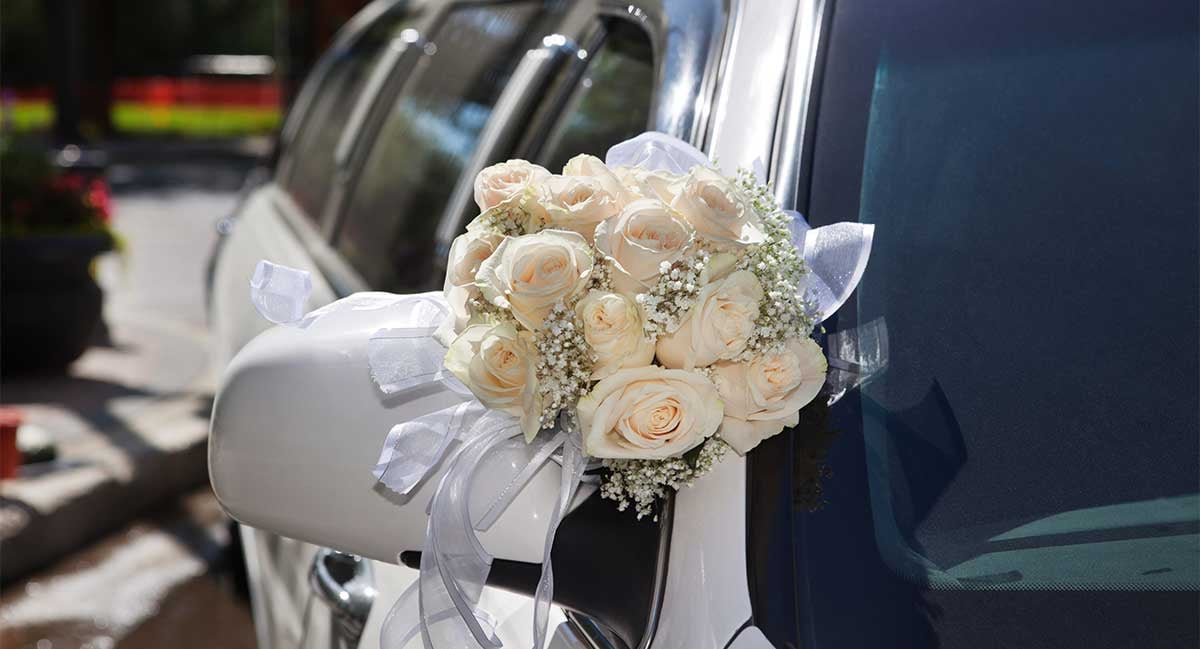 wedding-limousine-services-bouquet-1