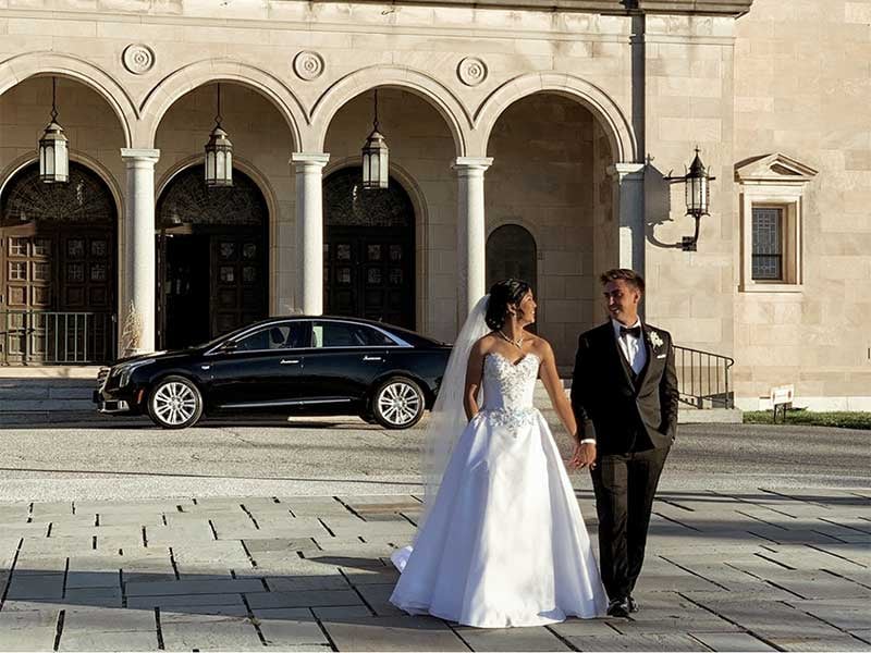 wedding-limousine-services-car