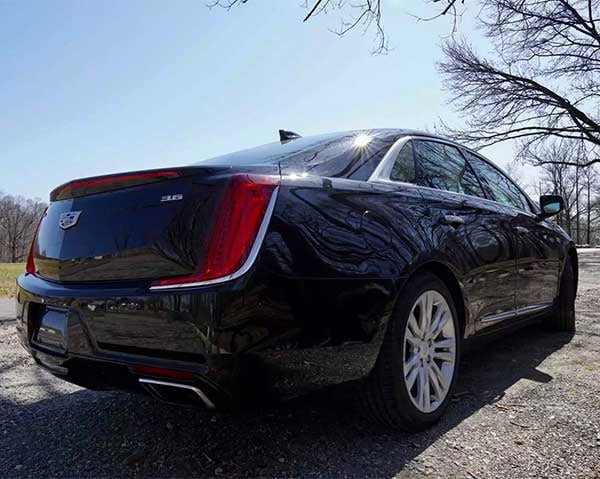 cadillac-xts-rear