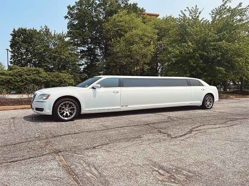 chrysler-limousine-side